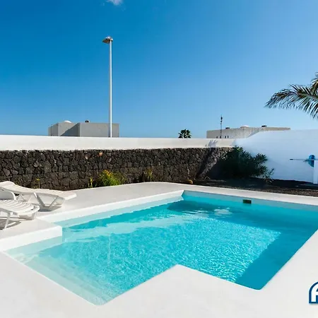 Modern & Bright With Separate Studio - El Guanche Willa Playa Blanca (Lanzarote)