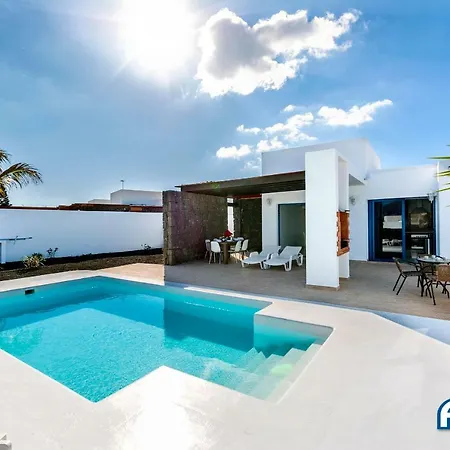 Willa Modern & Bright With Separate Studio - El Guanche Playa Blanca (Lanzarote)